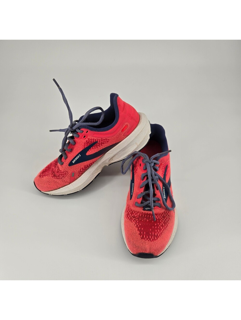 Brooks Launch 9 Womens Size 5 Coral Navy Running Shoes Athletic Sneakers